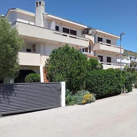 Helena 3* Krk Town