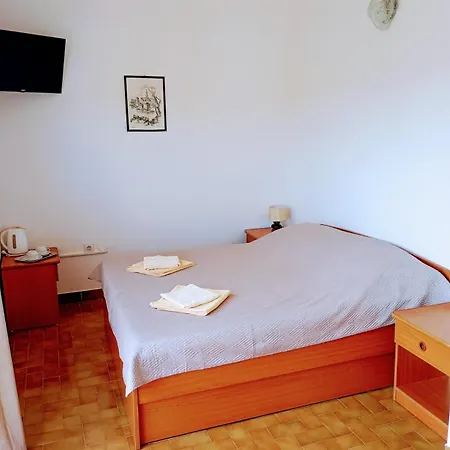 Helena Guest house