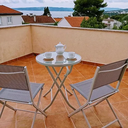 Helena Guest house 3*