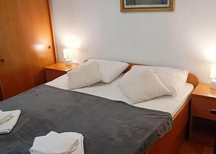 Helena Apartman