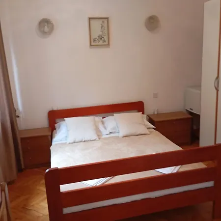Guest house Helena 3*
